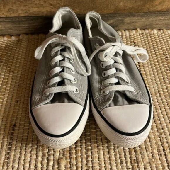 Converse Gray Sneakers Women’s Size 5 - Picture 3 of 16